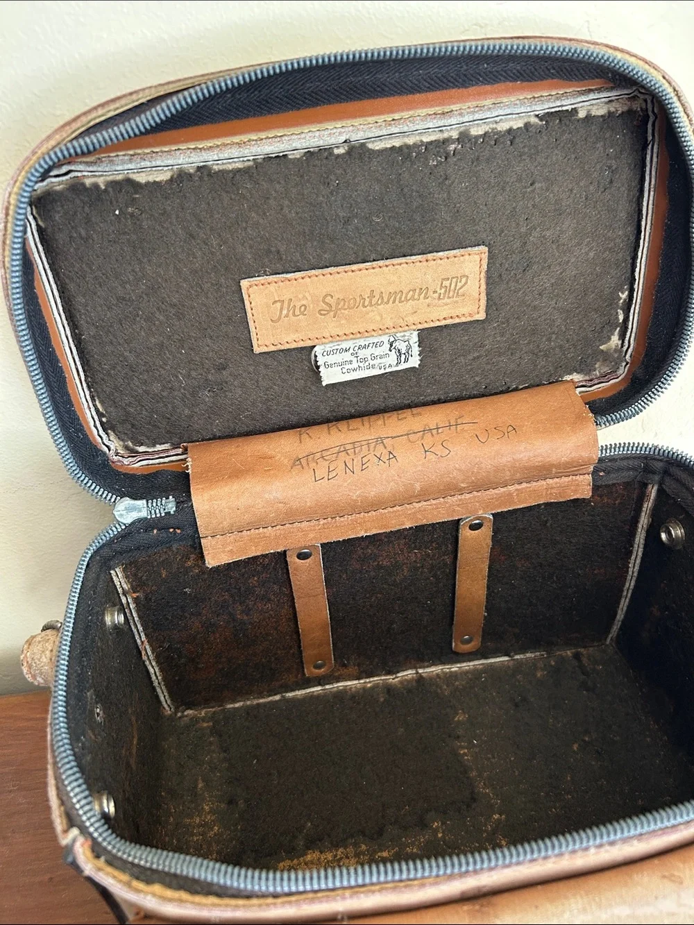 Vintage Perrin The Sportsman 502 Tan Leather Camera Messenger Bag w/ Patina